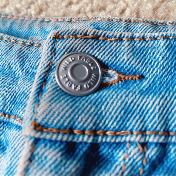 HP✨WILD FABLE | Distressed Denim Shorts - Picture 3 of 6
